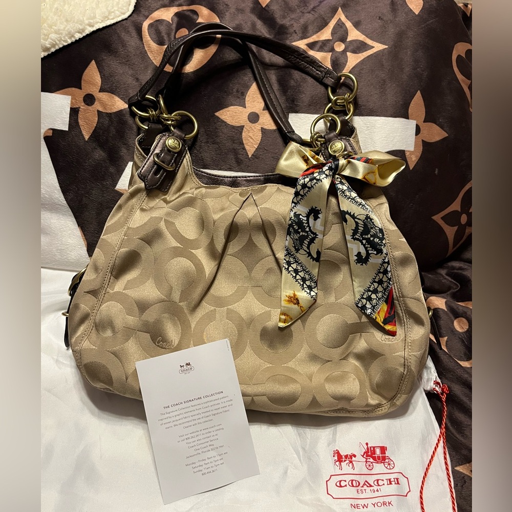 Coach NWOT MIA OPT ART Sateen Maggie Shoulder Bag